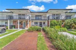 2211 Ne 122nd St 2211 North Miami, FL 33181 - MLS#A11881900