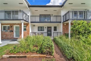 2211 Ne 122nd St 2211 North Miami, FL 33181 - MLS#A11881900