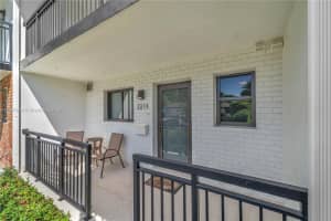 2211 Ne 122nd St 2211 North Miami, FL 33181 - MLS#A11881900