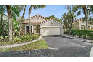 1051 Nw 108th Ave, Plantation