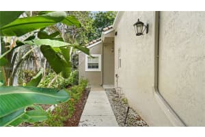 1051 Nw 108th Ave Plantation, FL 33322 - MLS#A11881915
