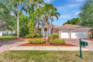 3203 W Stonebrook Cir Davie, FL 33330 - MLS#A11881923