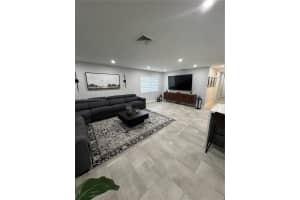 6860 Miami Lakes Dr, Miami Lakes