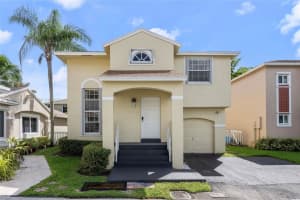 11862 Nw 13th St, Pembroke Pines