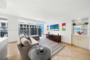 4779 Collins Ave 1707 Miami Beach, FL 33140 - MLS#A11881953