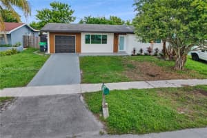 9161 Nw 26th St Sunrise, FL 33322 - MLS#A11881954