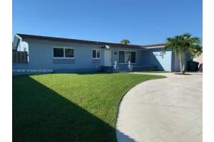 10610 Nw 22nd St, Pembroke Pines