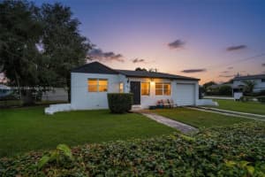1090 Nw 77th St, Miami
