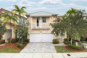 10423 Nw 70th Ln, Doral
