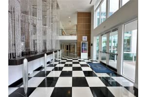 1800 N Bayshore Dr 4102, Miami
