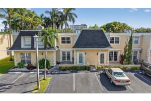 2220 Ne 11th St Hallandale Beach, FL 33009 - MLS#A11882084