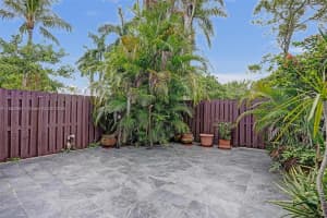 2220 Ne 11th St Hallandale Beach, FL 33009 - MLS#A11882084