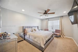 215 Abbotsbury Dr Kissimmee, FL 34758 - MLS#A11882089