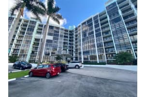 200 Leslie Dr 228, Hallandale Beach