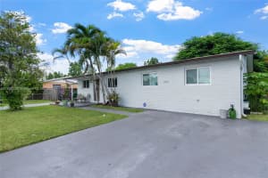 11831 Sw 182nd Ter Miami, FL 33177 - MLS#A11882182