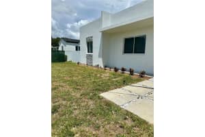 1741 Nw 76th St, Miami