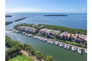 5863 Paradise Point Dr, Palmetto Bay, FL 33157, Sold 10/10/25