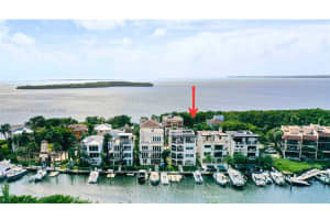 5863 Paradise Point Dr, Palmetto Bay, FL 33157, Sold 10/10/25