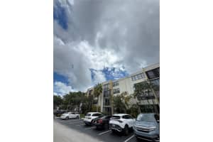 20381 Ne 30th Ave 118-7, Aventura