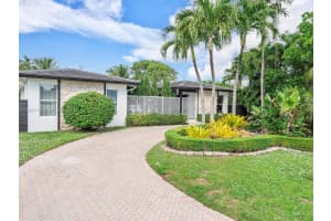11407 N Bayshore Dr North Miami, FL 33181 - MLS#A11882311