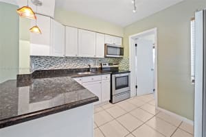 2433 Nw 9th Ter 0 Wilton Manors, FL 33311 - MLS#A11882314