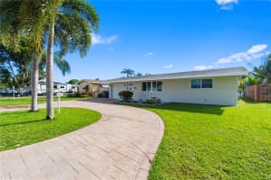 1301 Nw 87th Way Pembroke Pines, FL 33024 - MLS#A11882330