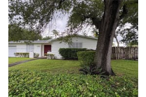 8285 Sw 104th St Miami, FL 33156 - MLS#A11882332