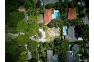 6810 Granada Blvd Coral Gables, FL 33146 Sold 01/06/26