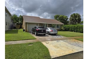 8102 Sw 20th St North Lauderdale, FL 33068 - MLS#A11882466