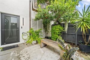 11073 Sw 70th Ln, Miami