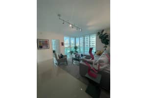 950 Brickell Bay Dr 1210 Miami, FL 33131 - MLS#A11882517