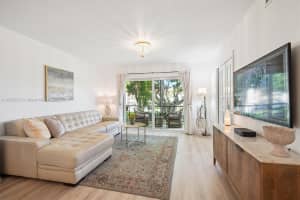 611 S Hollybrook Dr 205 Pembroke Pines, FL 33025 - MLS#A11882533