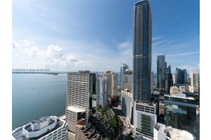 950 Brickell Bay Dr 3905, Miami