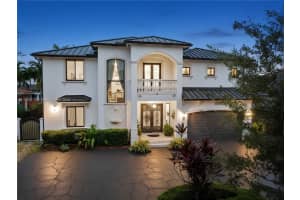 16533 Nw 77th Path, Miami Lakes