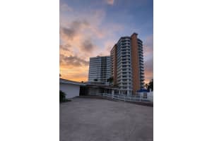 1351 Ne Miami Gardens Dr 704e, Miami