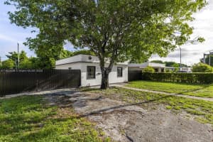 783 E 17th St Hialeah, FL 33010 - MLS#A11882638