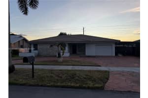 2420 Sw 135th Ave, Miami