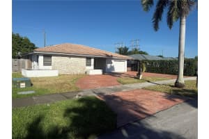 2420 Sw 135th Ave Miami, FL 33175 - MLS#A11882660