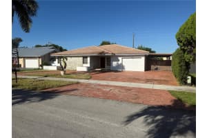 2420 Sw 135th Ave Miami, FL 33175 - MLS#A11882660