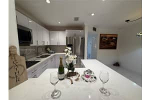 8851 Sunrise Lakes Blvd 203, Sunrise