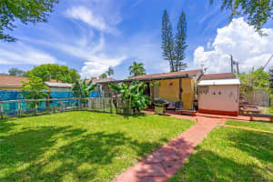 811 Nw 24th Ct Miami, FL 33125 - MLS#A11882703