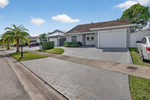 15326 Sw 58th Ter Miami, FL 33193 - MLS#A11882742