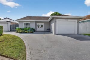 15326 Sw 58th Ter Miami, FL 33193 - MLS#A11882742