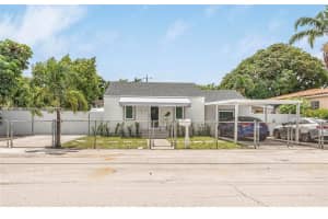 4590 E 9th Court Hialeah, FL 33013 - MLS#A11882750