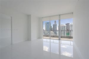 92 Sw 3rd St 3512, Miami