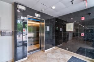 7800 Collins Ave 402 Miami Beach, FL 33141 - MLS#A11882822