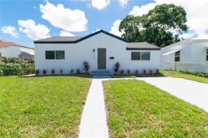900 Nw 64th St, Miami