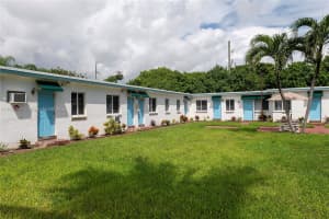 709 Ne 2nd Ct 1-9 Hallandale Beach, FL 33009 - MLS#A11882911