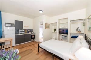 709 Ne 2nd Ct 1-9 Hallandale Beach, FL 33009 - MLS#A11882911