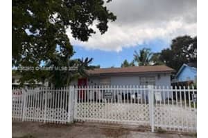 3040 Nw 65th St, Miami